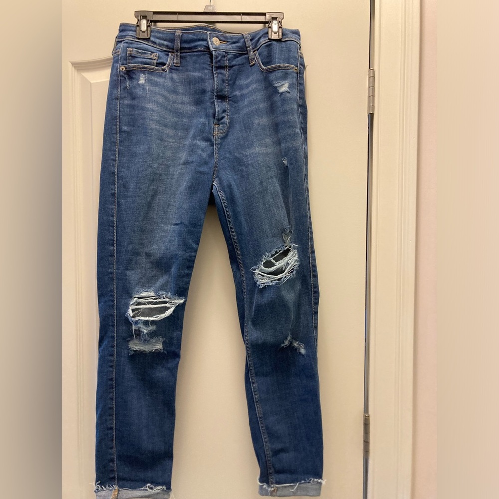 Old Navy Rockstar Super Skinny Extra High- Rise with 360° Stretch - Size 10
